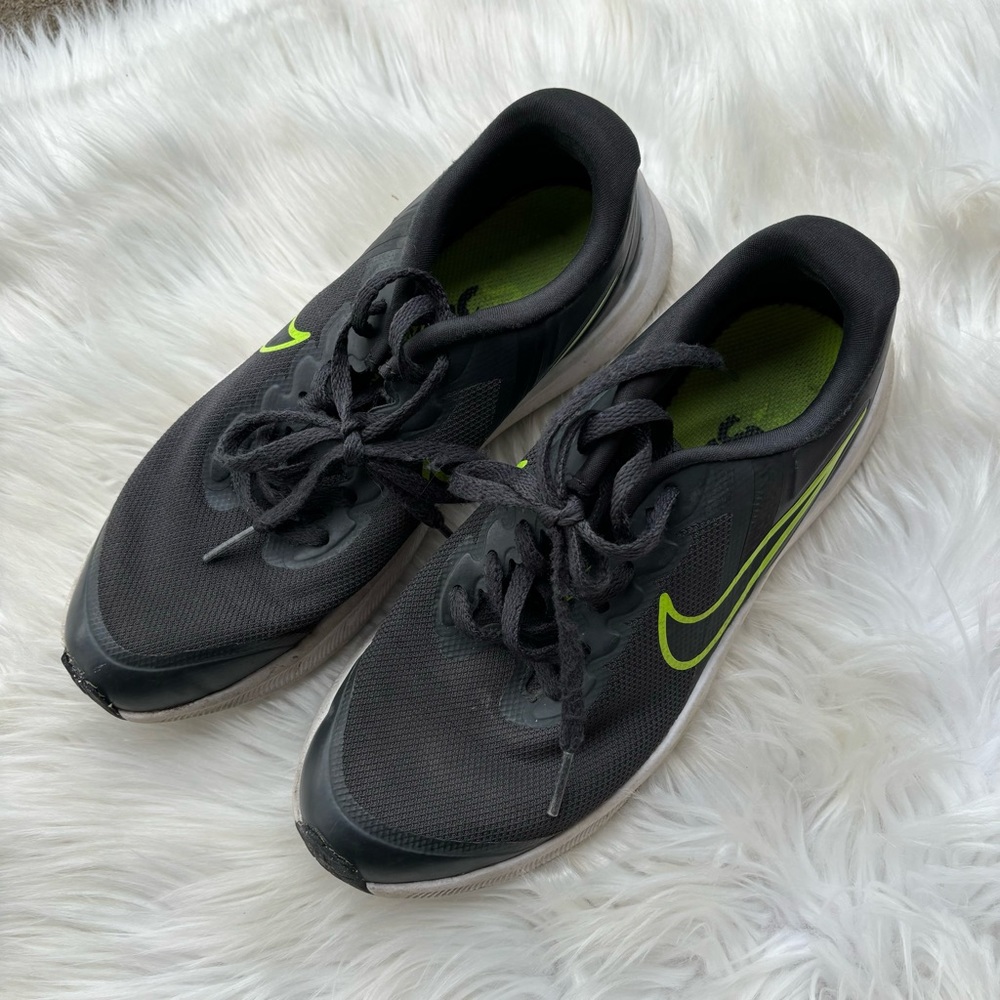 Nike Gray and Green Athletic Boy’s Sneakers